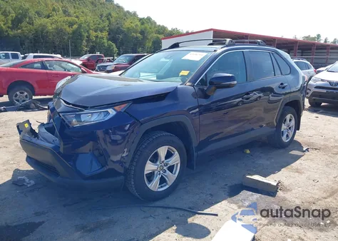 2021 Toyota Rav4 Xle z USA, uszkodzony, nr VIN 2T3P1RFV4MW190678